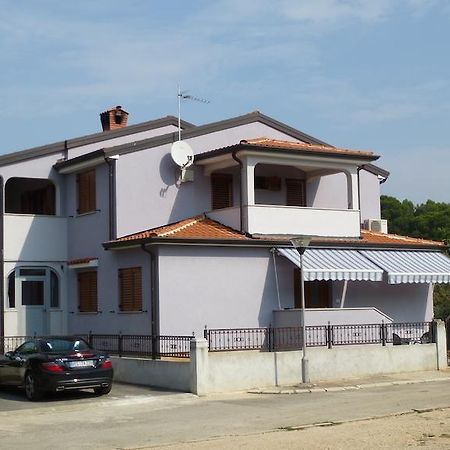 Apartments Libera Πόρετς Εξωτερικό φωτογραφία